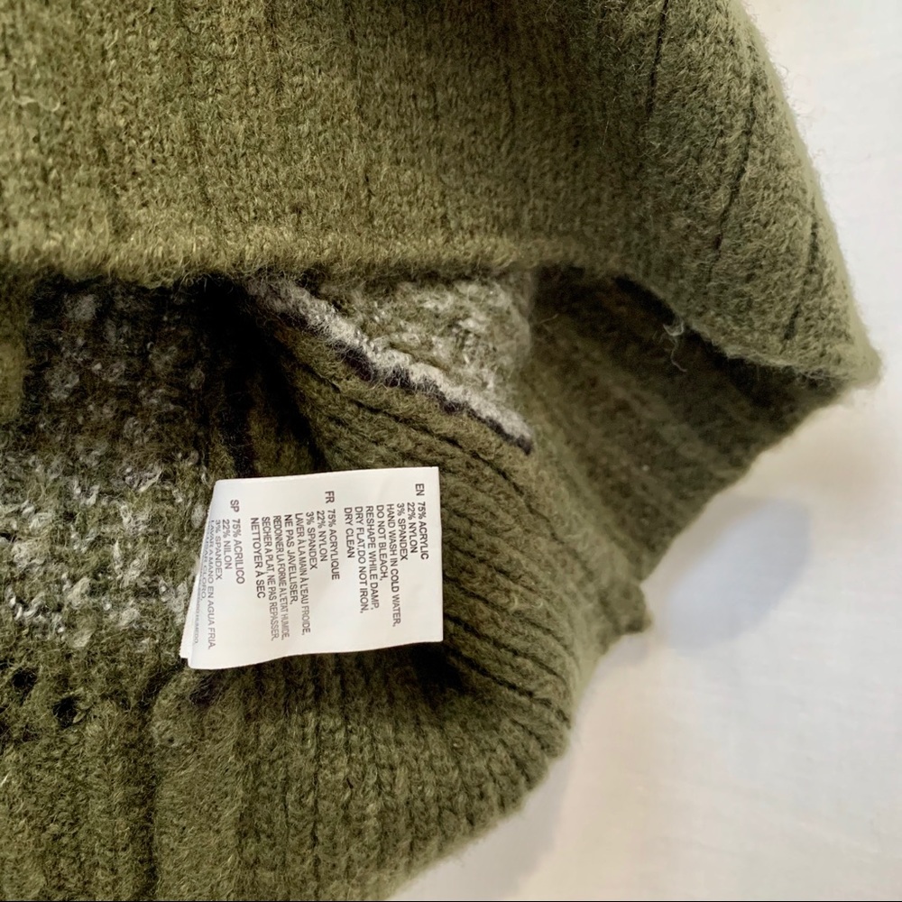 Turtle Neck Sweater - Picture 6 of 6